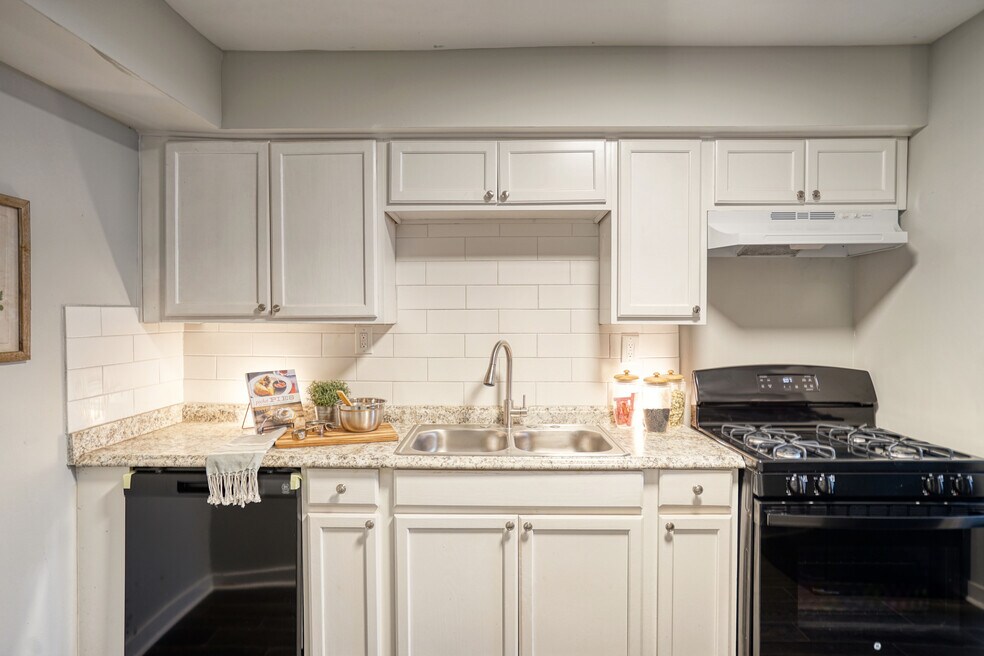 The Langston Apartments 2301 Godby Rd, Atlanta, GA