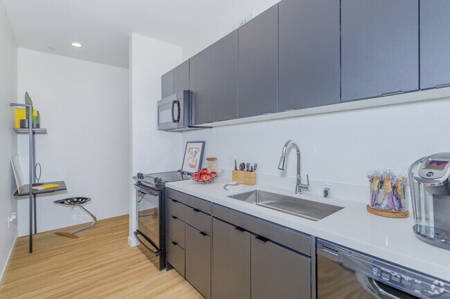 Studio - 504 SF