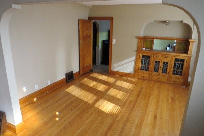 1962 S 92nd St unit Lower, West Allis, WI 53227 - photo 7