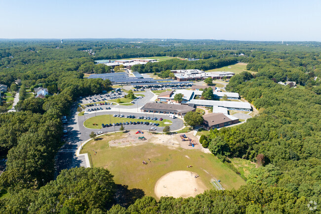 NID 537910 Accompsett Elementary  is just next to Accompsett Middle and Smithtown West High.