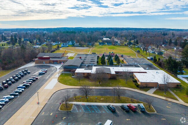 North Road Elementary School has a student population of 397 students.