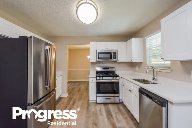 6474 Rebecca Way, Lithonia, GA 30058 - photo 7