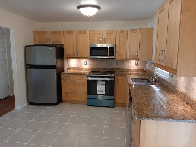 2955 Fantasy Ln, Decatur, GA 30033 - photo 5