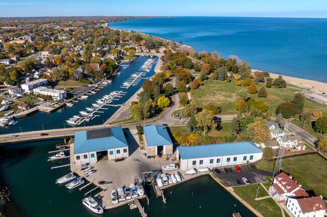 Kenosha is a satellite city 60 miles north of downtown Chicago and 40 miles from Milwaukee.