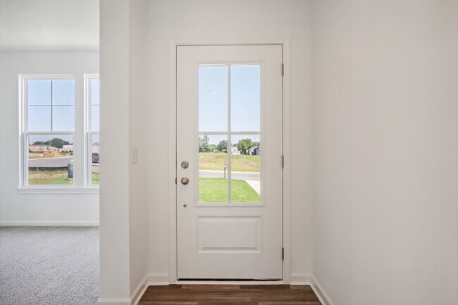 2014 Black Oak Dr, Shelbyville, IN 46176 - photo 5