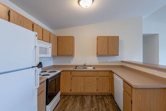 KESTREL RIDGE, Columbus, WI 53925 - photo 3