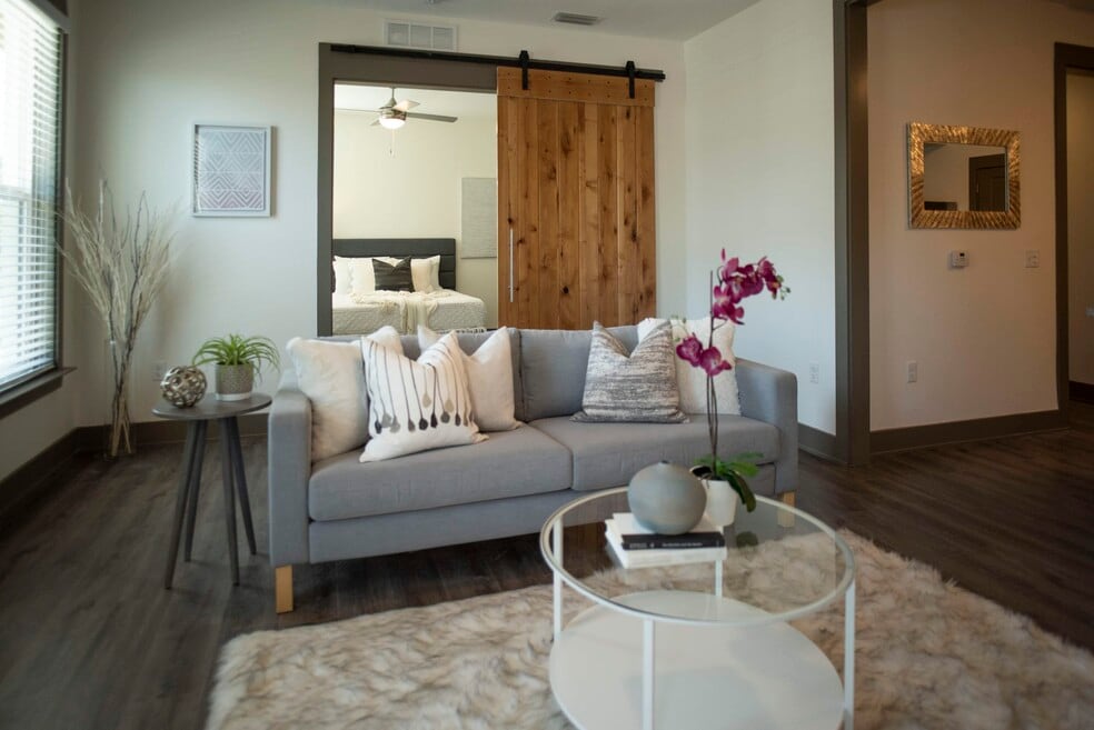 The Central on Orange Lake Apartments in D...