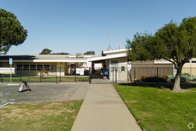 La Canada Elementary School.
