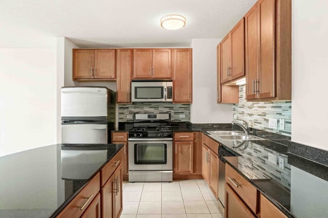 400 N Jefferson St, Chicago, IL 60654 - photo 2