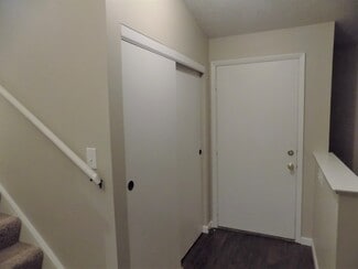 3377 Hunt Club Rd N, Westerville, OH 43081