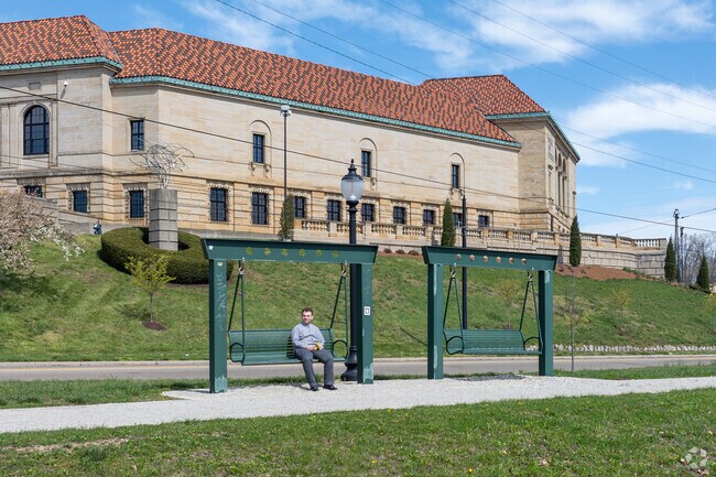 The Dayton Art Institute offers educational opportunities for residents of Grafton Hill.