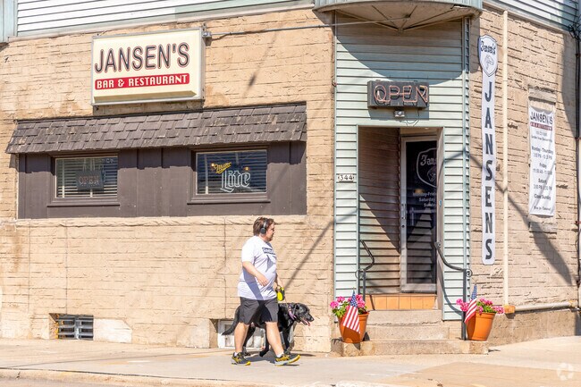 Jansen's is a popular bar and grill in Stevens Park.
