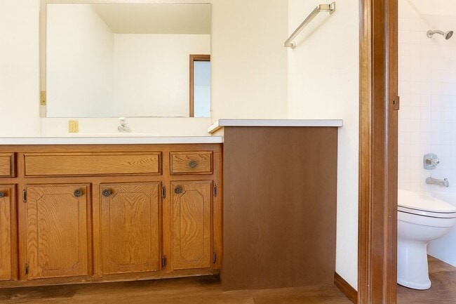 8109 NW Gray Warr Ave, Lawton, OK 73505 - photo 6