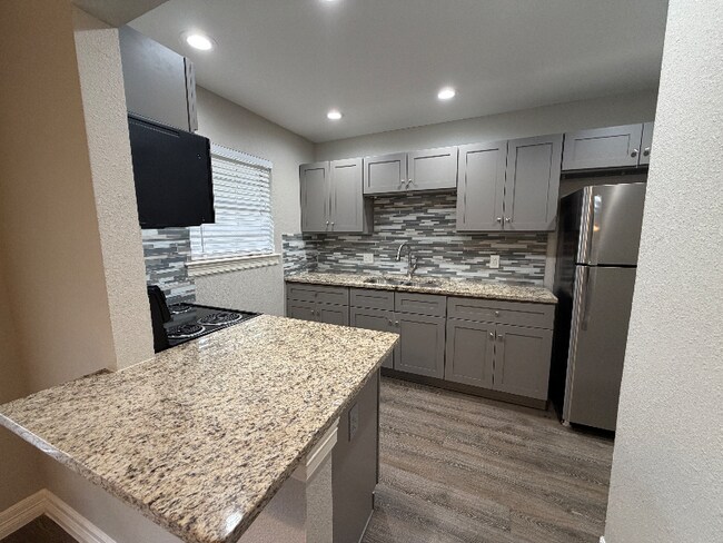 1232 E Live Oak Rd unit 1, Schertz, TX 78154 - photo 4