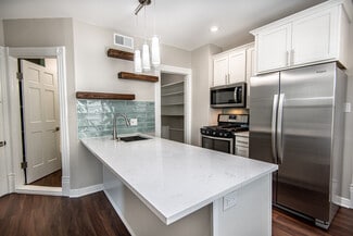 1016 E Pearson St Unit 1018, Milwaukee, WI 53202