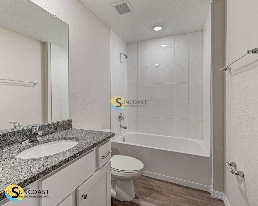 9588 Hood Rd unit 202, Jacksonville, FL 32257 - photo 1