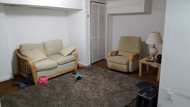 3453 Ward St unit 3453 Ward 1st floor, Pittsburgh, PA 15213 - photo 6