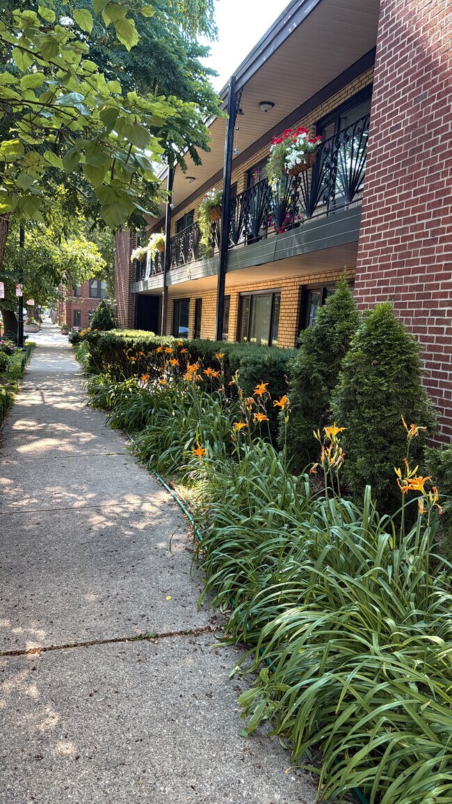 40 Harrison St unit 4, Oak Park, IL 60304 - photo 2