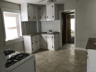 22 Roundy St Unit 1, Beverly, MA 01915