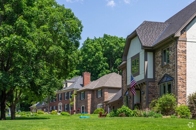 Winding roads through gentle hills define Sparrow living, where mature oaks and dense foliage surround homes that average over 2,300 square feet with median prices in the high 700,000s.