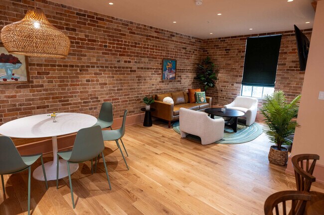 1620 Martin Luther King jr Blvd unit ID1225777P, New Orleans, LA 70130 - photo 2