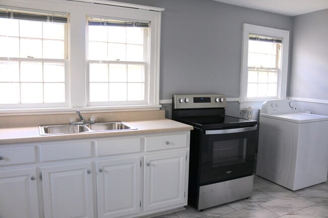 Apt B Kitchen