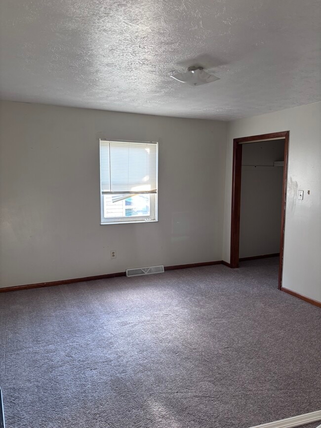 102 Saint John St unit B, Midway, PA 15060 - photo 5