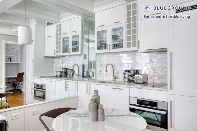 240 W 73rd St unit FL11-ID660, New York, NY 10023 - photo 6