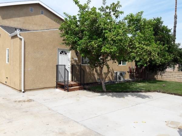 14233 Tiara St unit 2, Van Nuys, CA 91401 - photo 3