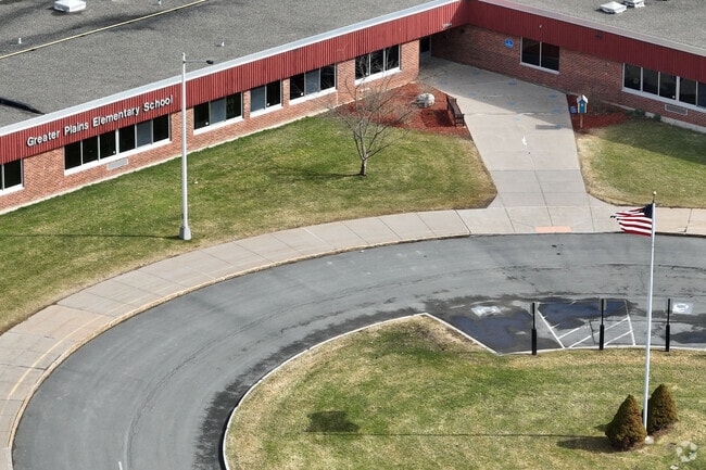 Greater Plains Elementary School has an overall B on Niche.