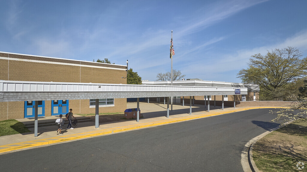 Robert Frost Middle School serves students in grades 6-8.