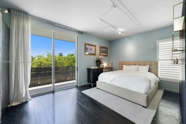 1700 Meridian Ave unit 304, Miami Beach, FL 33139 - photo 6