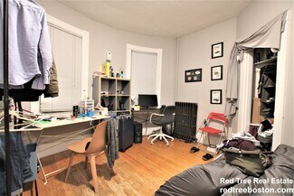 12 Sunset Hill Path, Boston, MA 02132