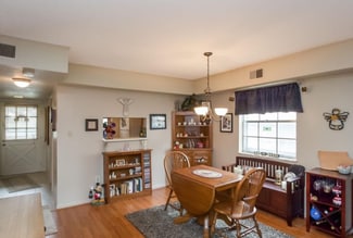 201 21st Ave Place, Coralville, IA 52241