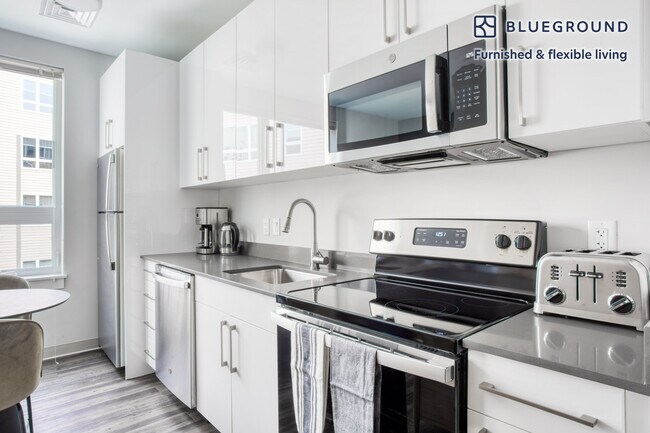 181 Washington St unit FL2-ID432, Brighton, MA 02135 - photo 5