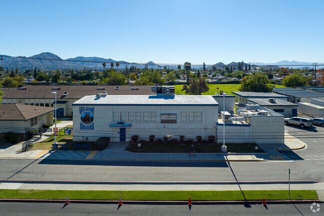 Ulysses Grant Elementary School, home of the Grizzlies.