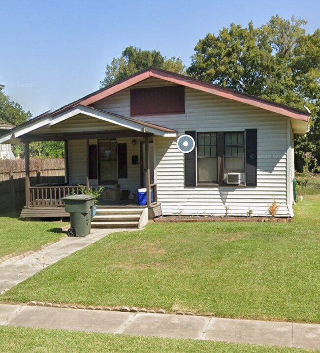 2421 Neches St, Beaumont, TX 77701