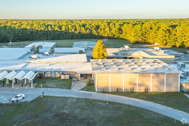 Gautier Middle School is an excellent school to enroll your child.