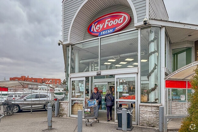 Key Food is the #1 neighborhood supermarket in Mill Basin.