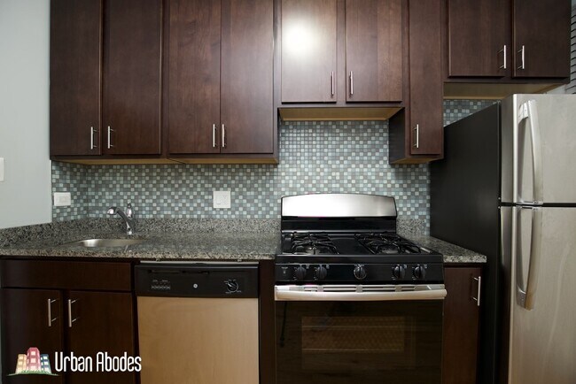 3908 N Janssen Ave unit A04C, Chicago, IL 60613 - photo 4