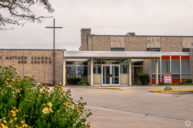 St. Matthew School provides education in the neighborhood of 
Oak Creek.