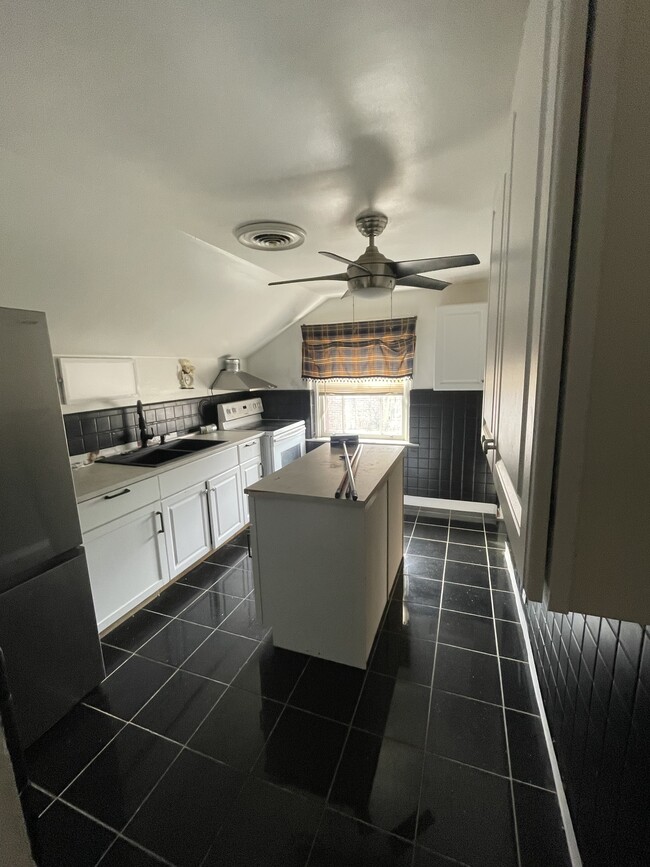 1192 Overlook Ave unit Senior living, Cincinnati, OH 45238 - photo 6