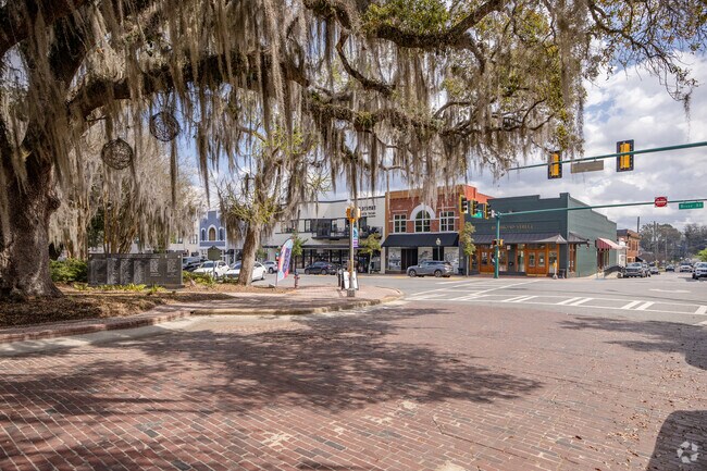 Downtown Bainbridge has beautiful views, fun boutique shops, and delicious dining options.