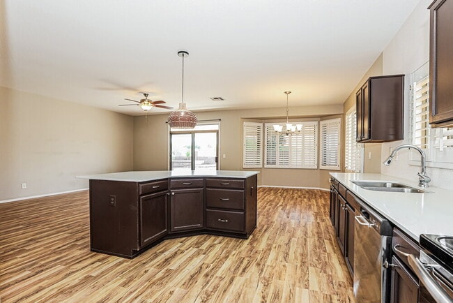 11231 E Covina Cir, Mesa, AZ 85207 - photo 7