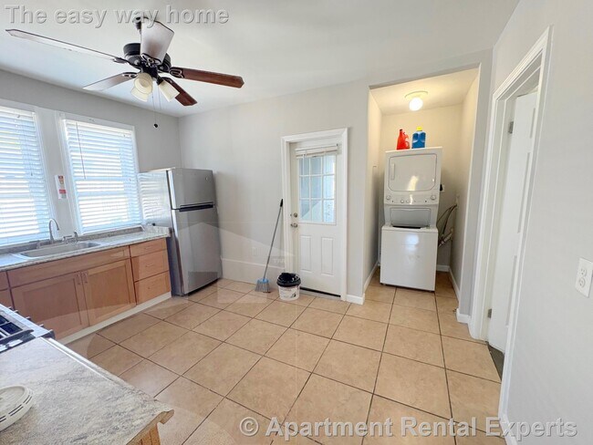 196 Sherman St unit 3, Cambridge, MA 02140 - photo 3