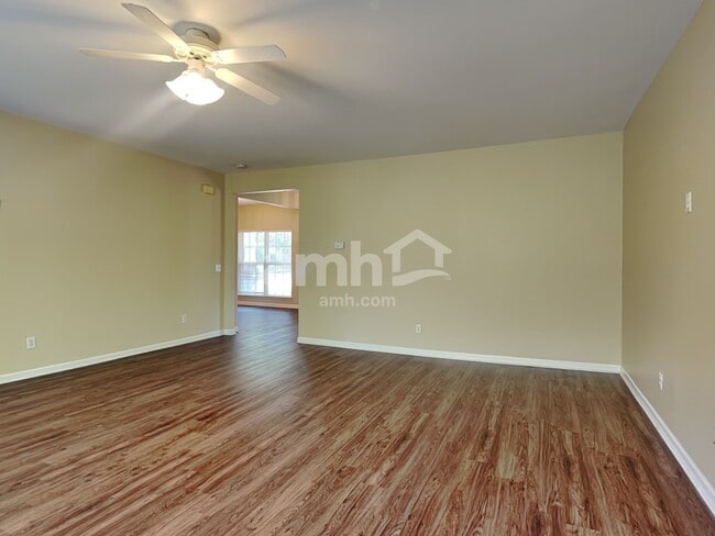 302 Forest Bend Dr, Mount Juliet, TN 37122 - photo 6