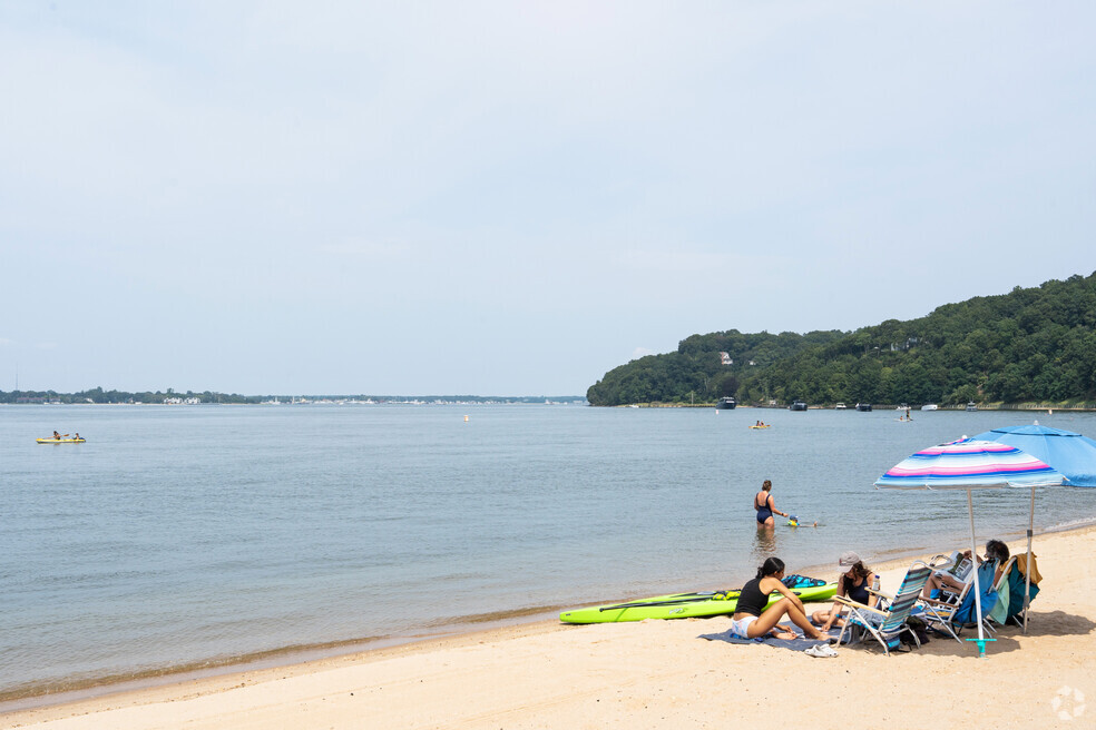 Neighborhood_Shelter Island_final_091123