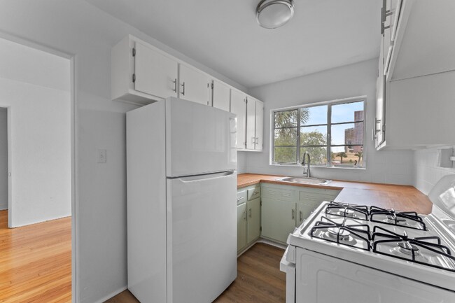 306 Lakeview St unit 306, Orlando, FL 32804 - photo 6