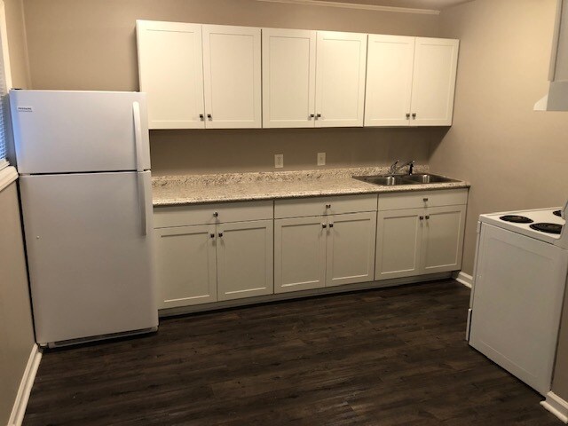 3214 Starlight Dr unit 3214-D, Winston Salem, NC 27107 - photo 6