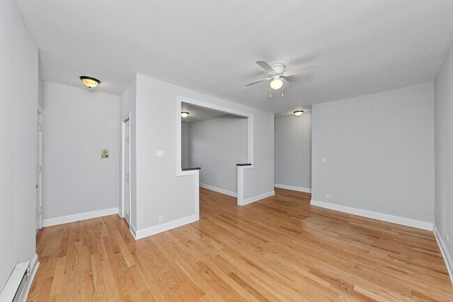 3720 N Pine Grove Ave unit 3720-W3, Chicago, IL 60613 - photo 3